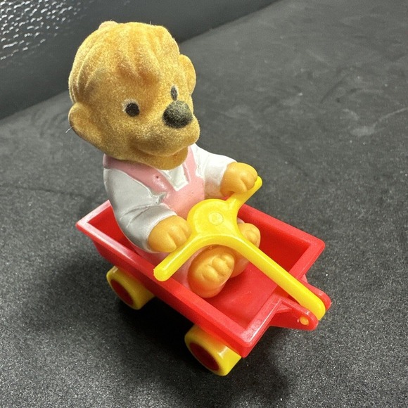 Barenstain Bears 1988 Little Girl Bear Plastic W/ Red Wagon Pink Overalls 2" VTG - Picture 1 of 13